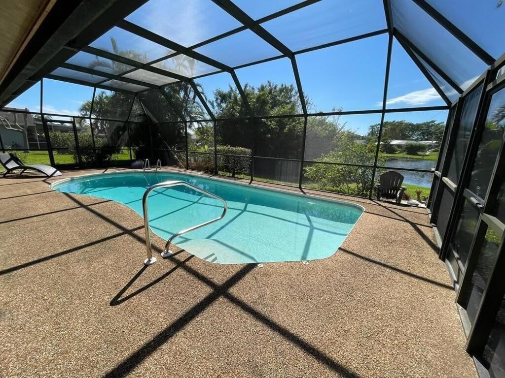 Pool Home With A New Sparkling Pool, Close To Beach, Lovely Lake View North North Naples Dış mekan fotoğraf